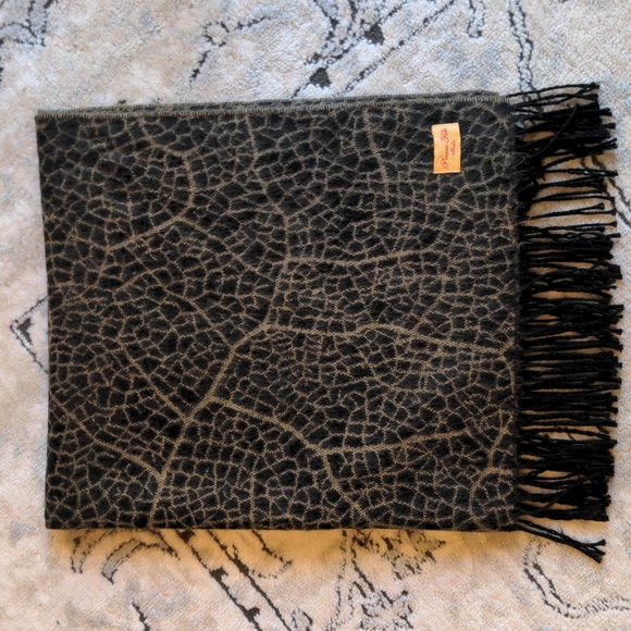 soft and cozy wrap - Picture 1 of 6